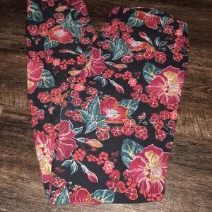 LuLaRoe Pants - LuLaRoe OS floral leggings LuLaRoe Pants - LuLaRoe OS floral leggings